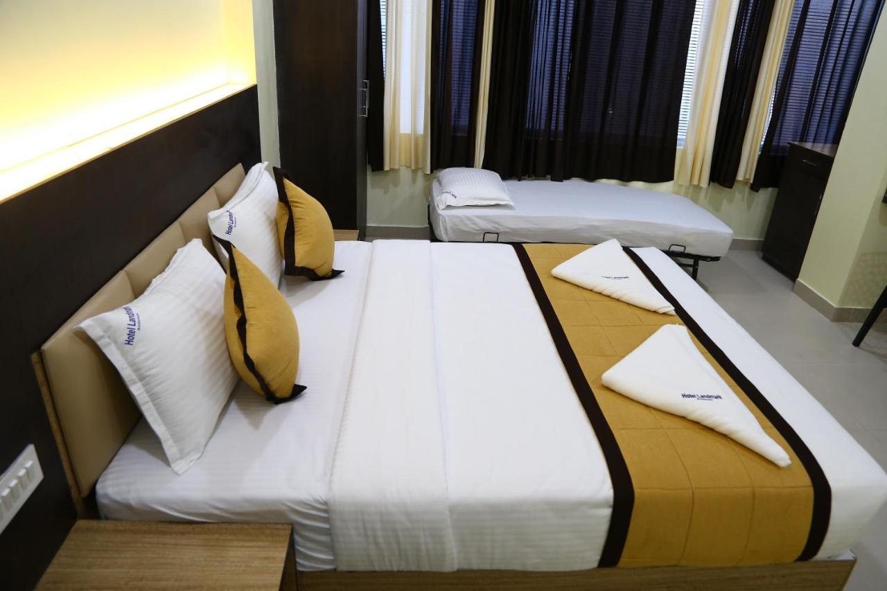 Hotel Landmark Порт Блеър Екстериор снимка